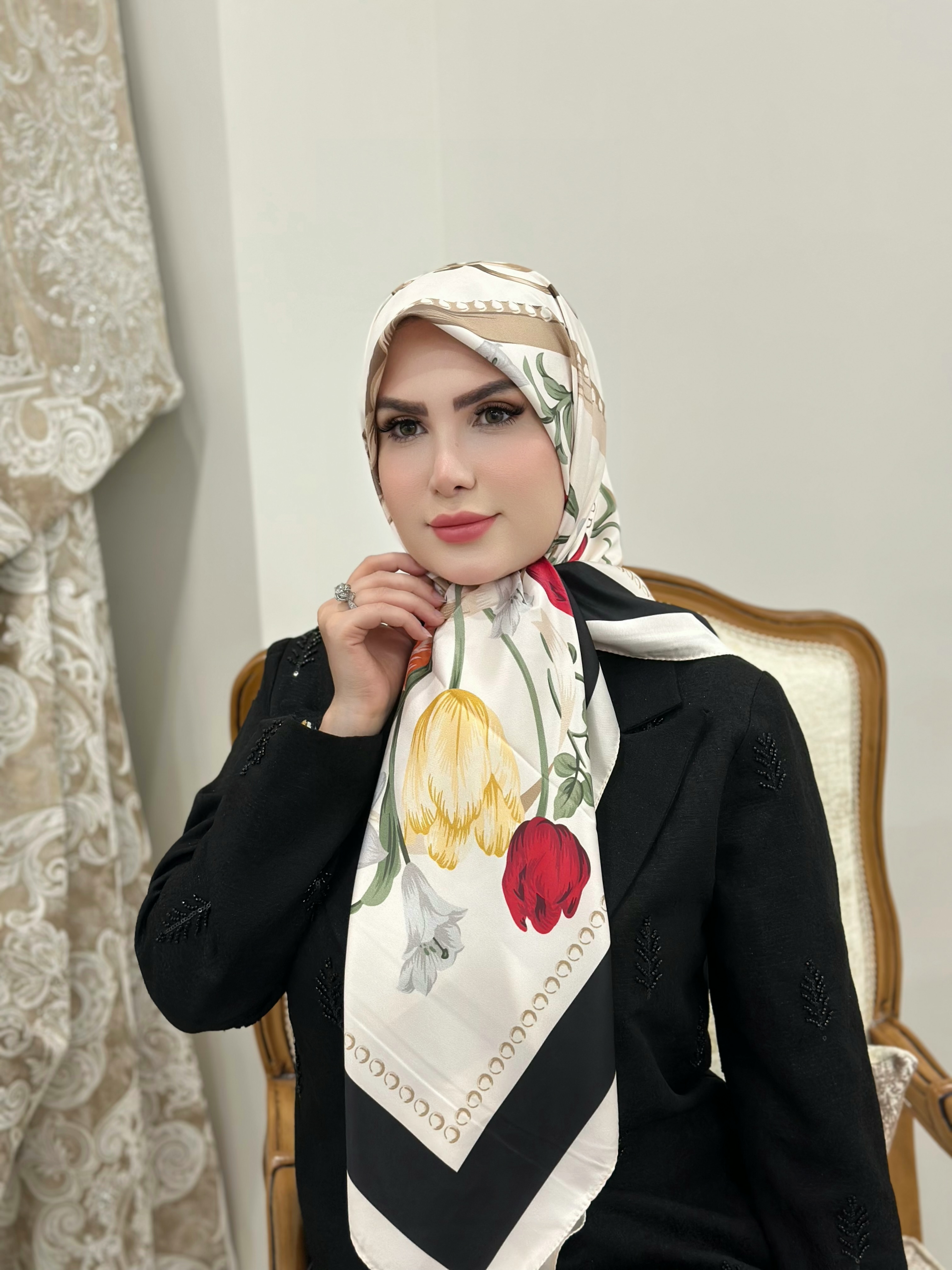 روسری ابریشم لاله مشکی