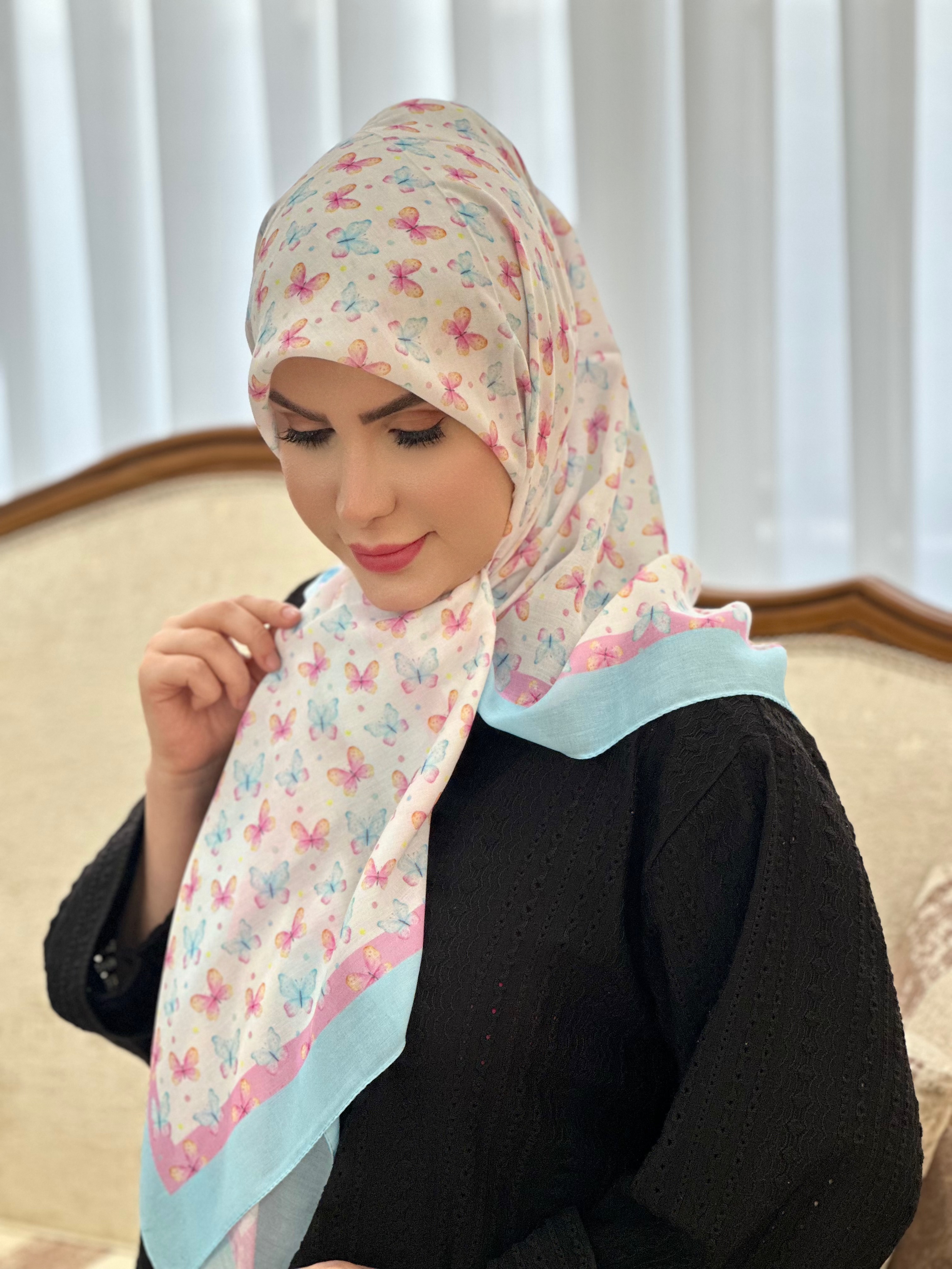 روسری روژا
