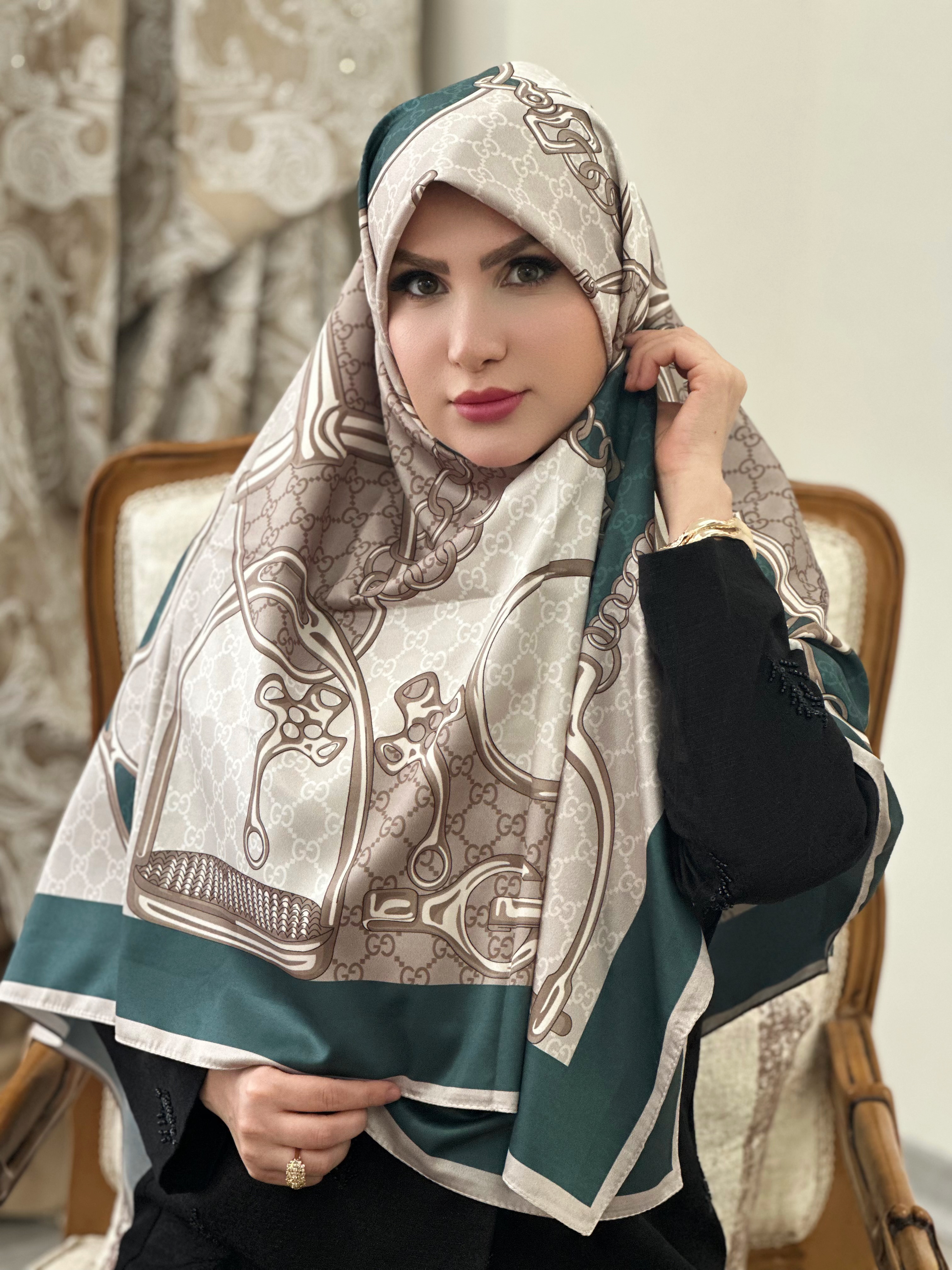 روسری ابریشم گیل ماه
